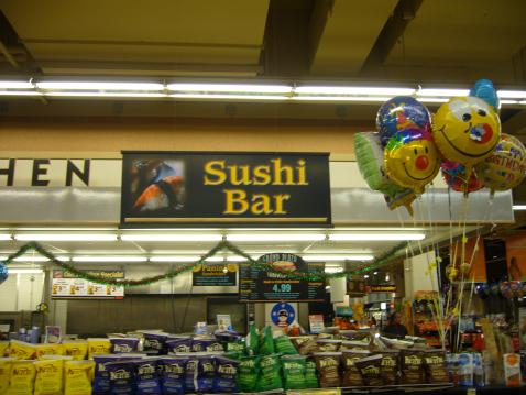 アメリカのスーパーにある寿司バーの表示
